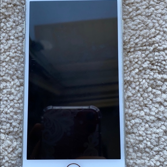 iPhone 8 - Picture 2 of 4